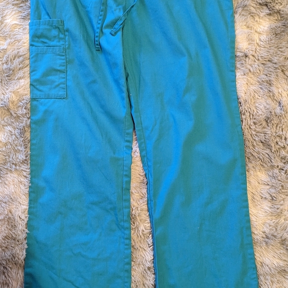 Scrub Set - Picture 3 of 4